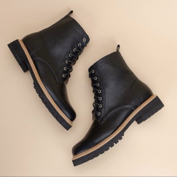 One Left ✨ BRYCEN FAUX LEATHER LACE UP BOOT size 10 - Picture 3 of 17